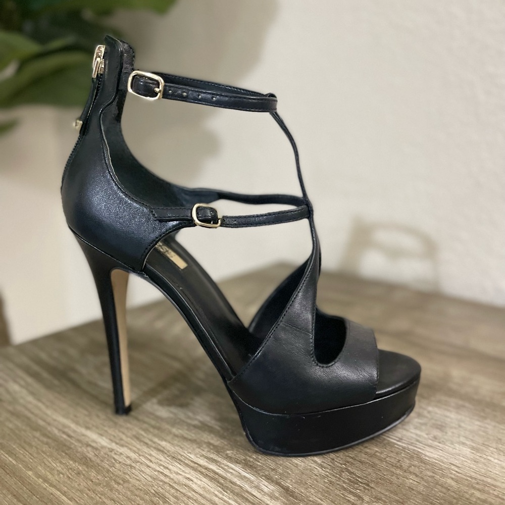 Guess size 7